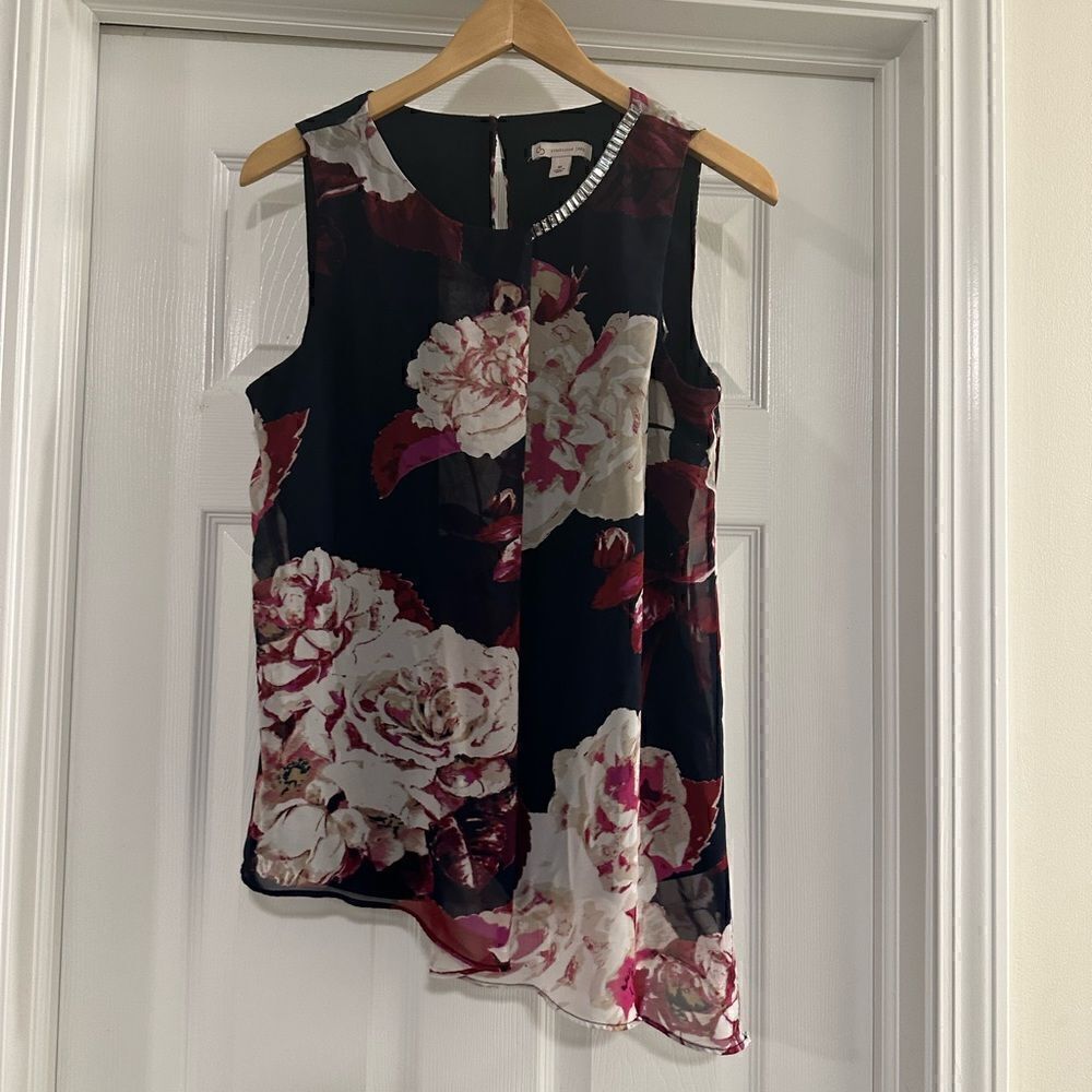 Dress Barn Floral Embellished Tank asymmetrical size medium